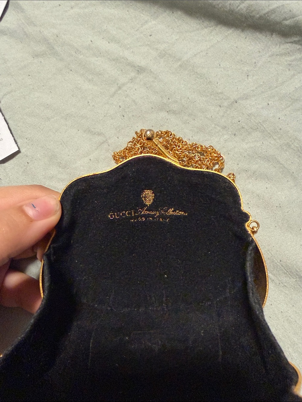 Gucci Gold Shell-Embossed Chain Bag - Picture 2 of 9